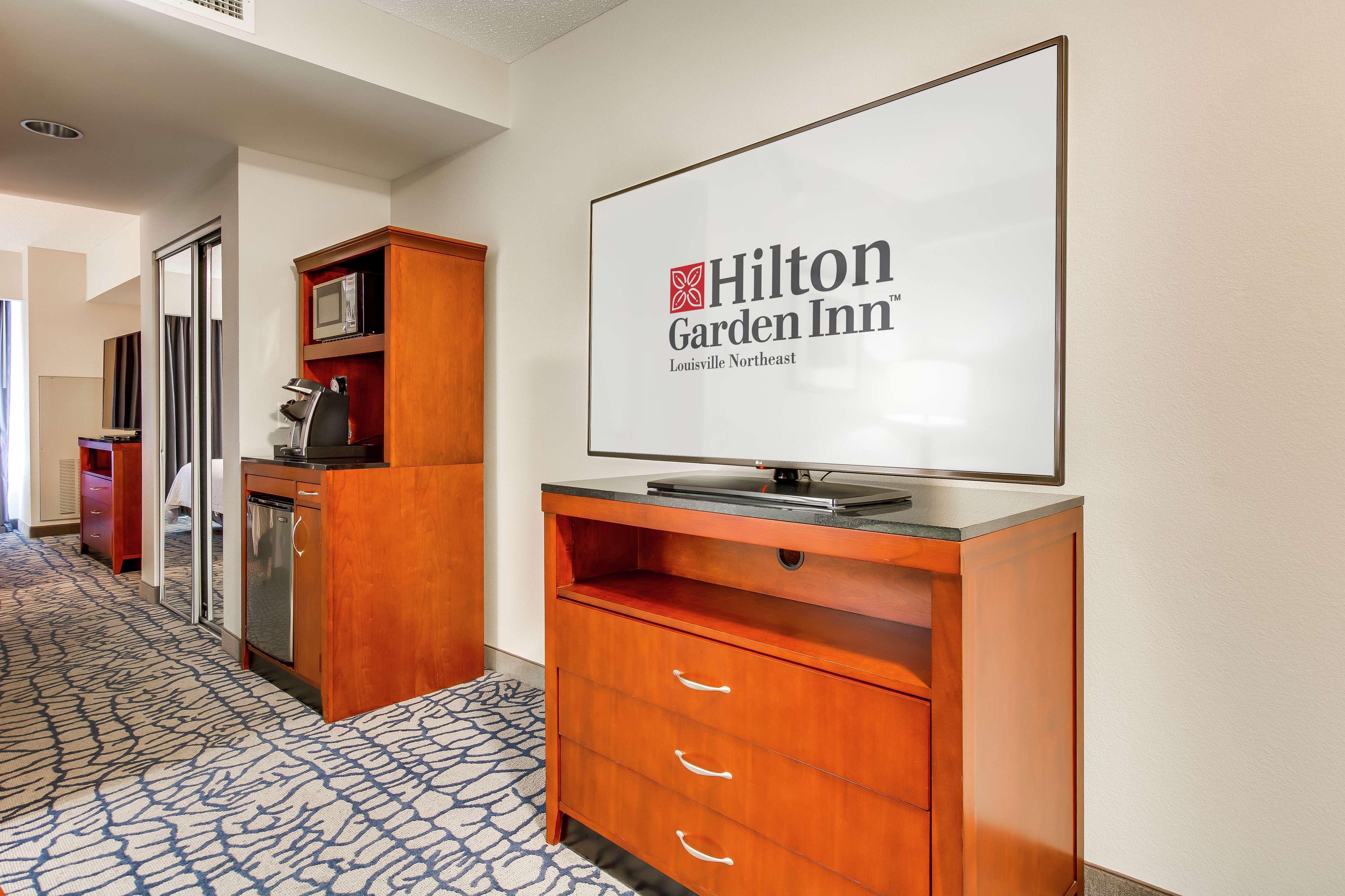 Hilton Garden Inn Louisville-Northeast Esterno foto